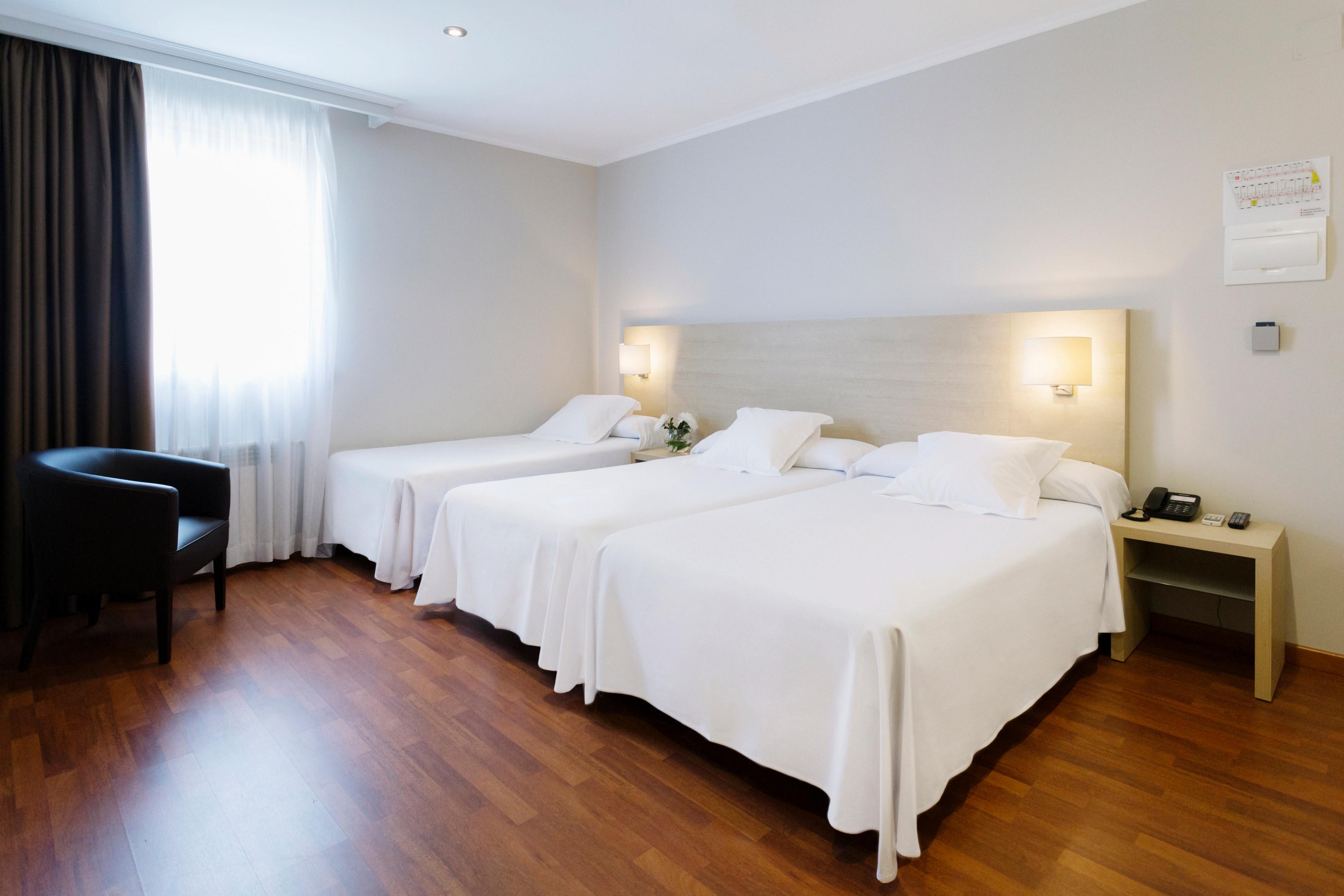 Hotel Valencia Ferrol Extérieur photo