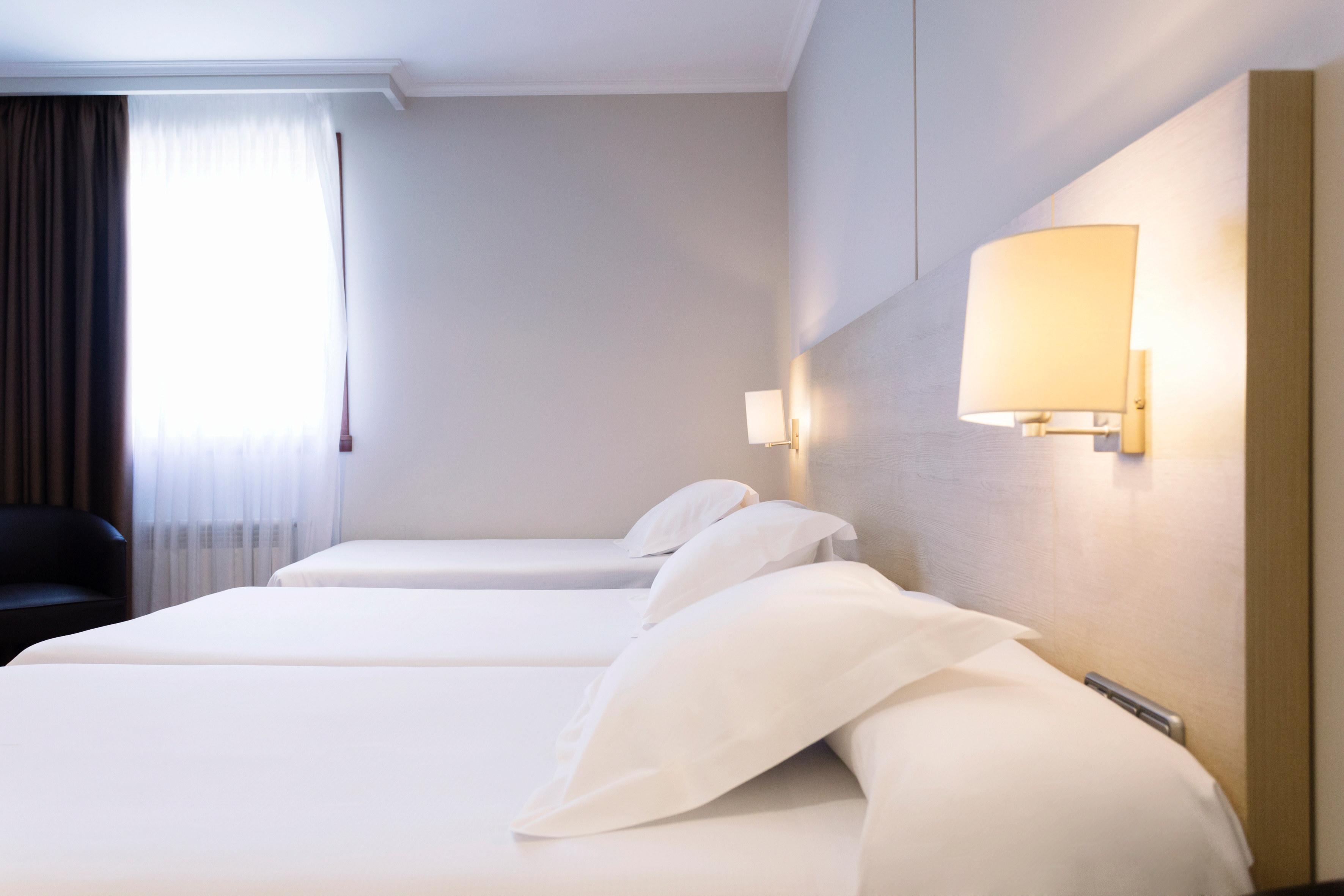 Hotel Valencia Ferrol Extérieur photo