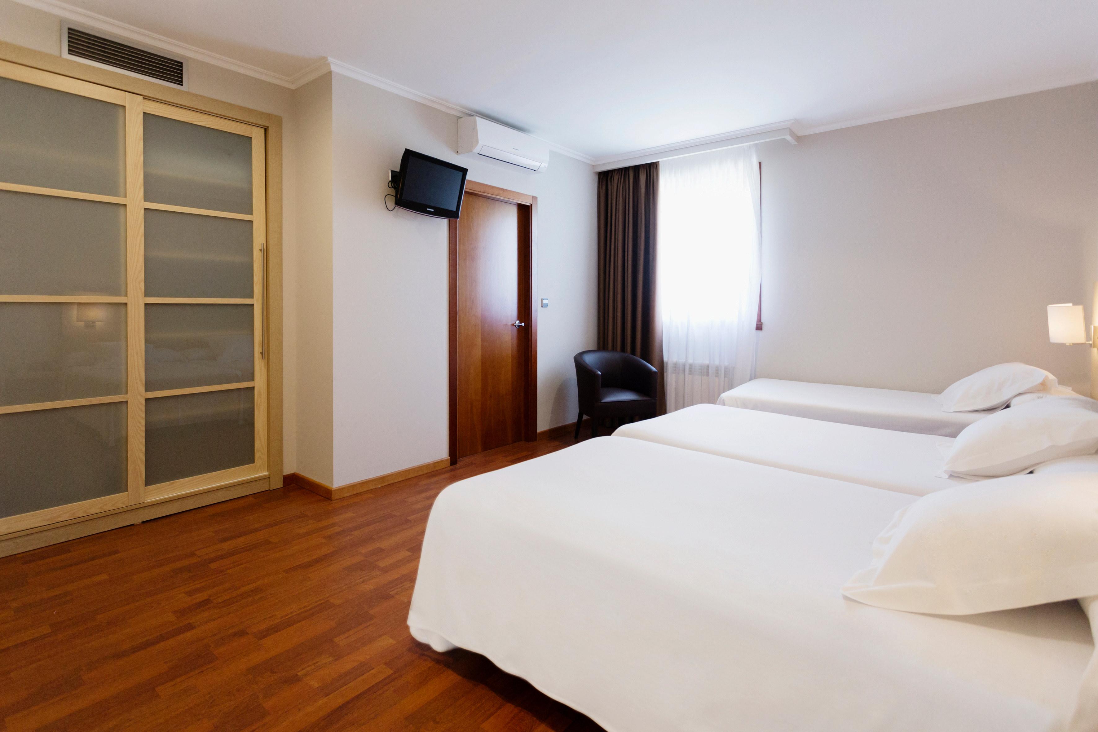 Hotel Valencia Ferrol Extérieur photo