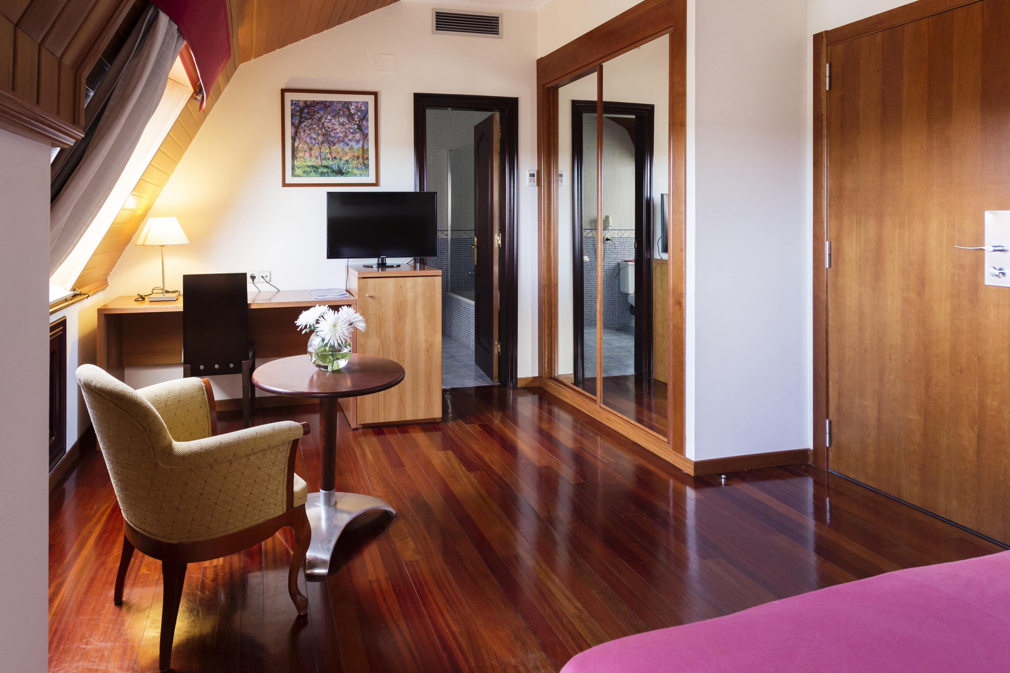 Hotel Valencia Ferrol Extérieur photo