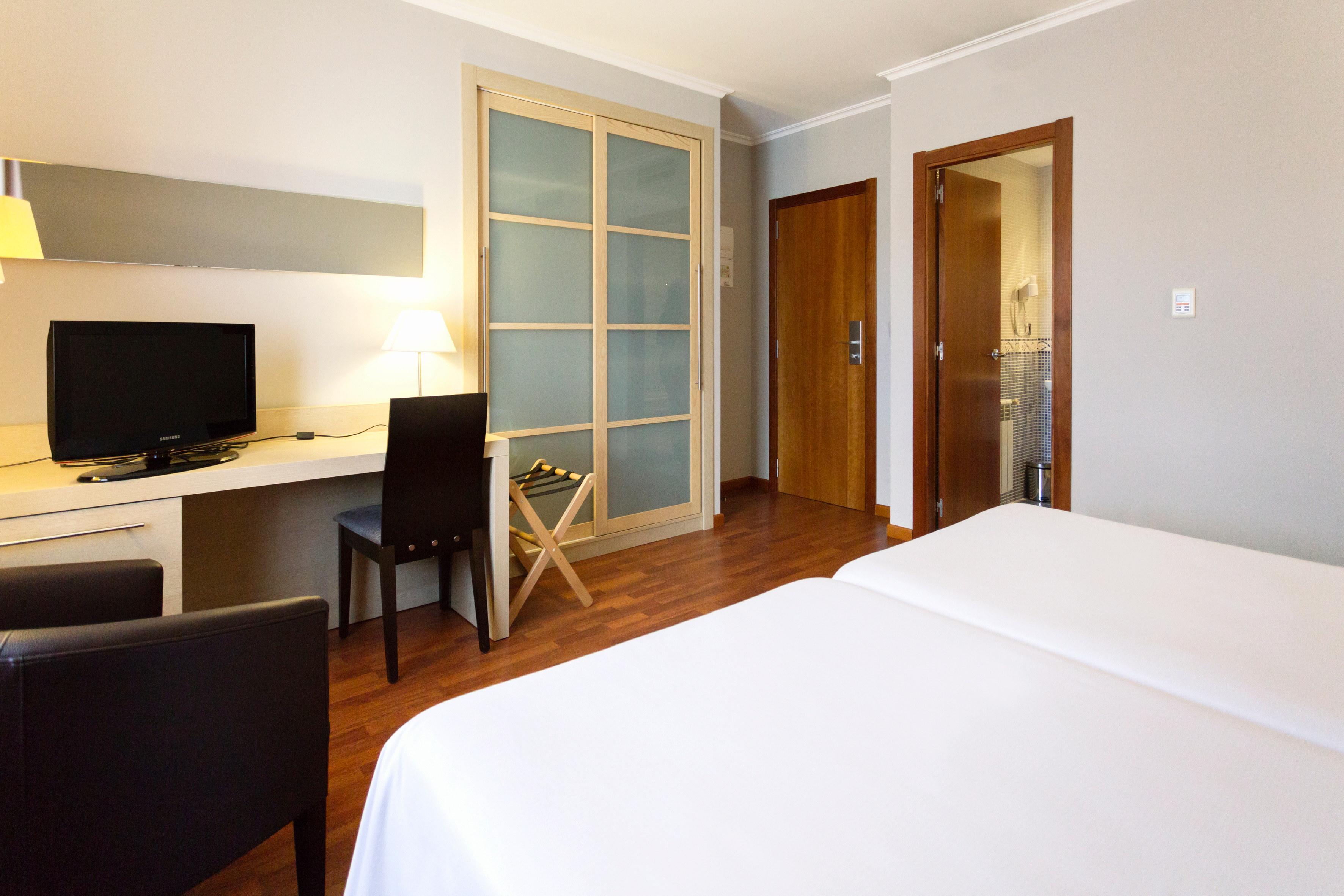 Hotel Valencia Ferrol Extérieur photo