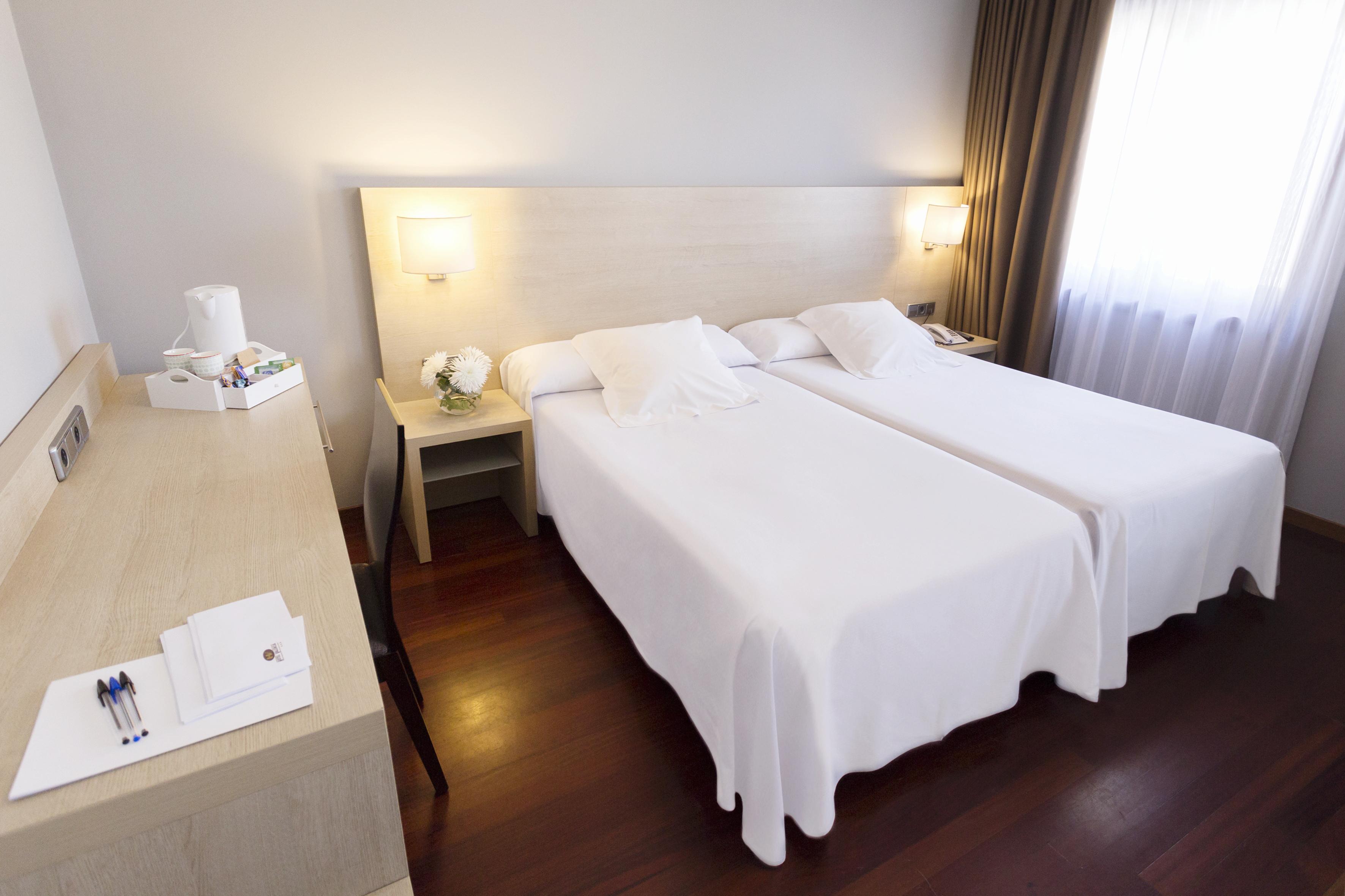 Hotel Valencia Ferrol Extérieur photo