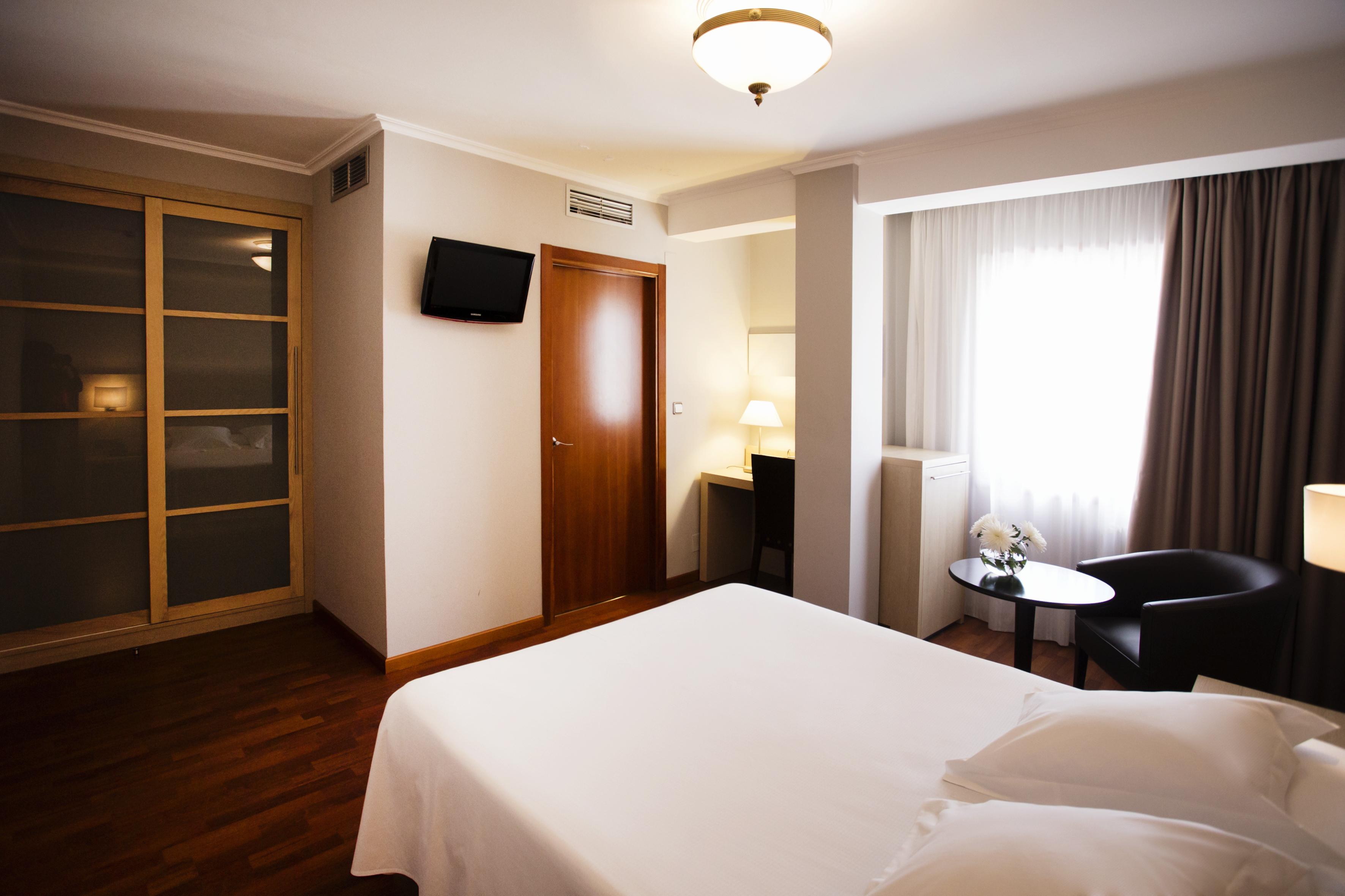 Hotel Valencia Ferrol Extérieur photo
