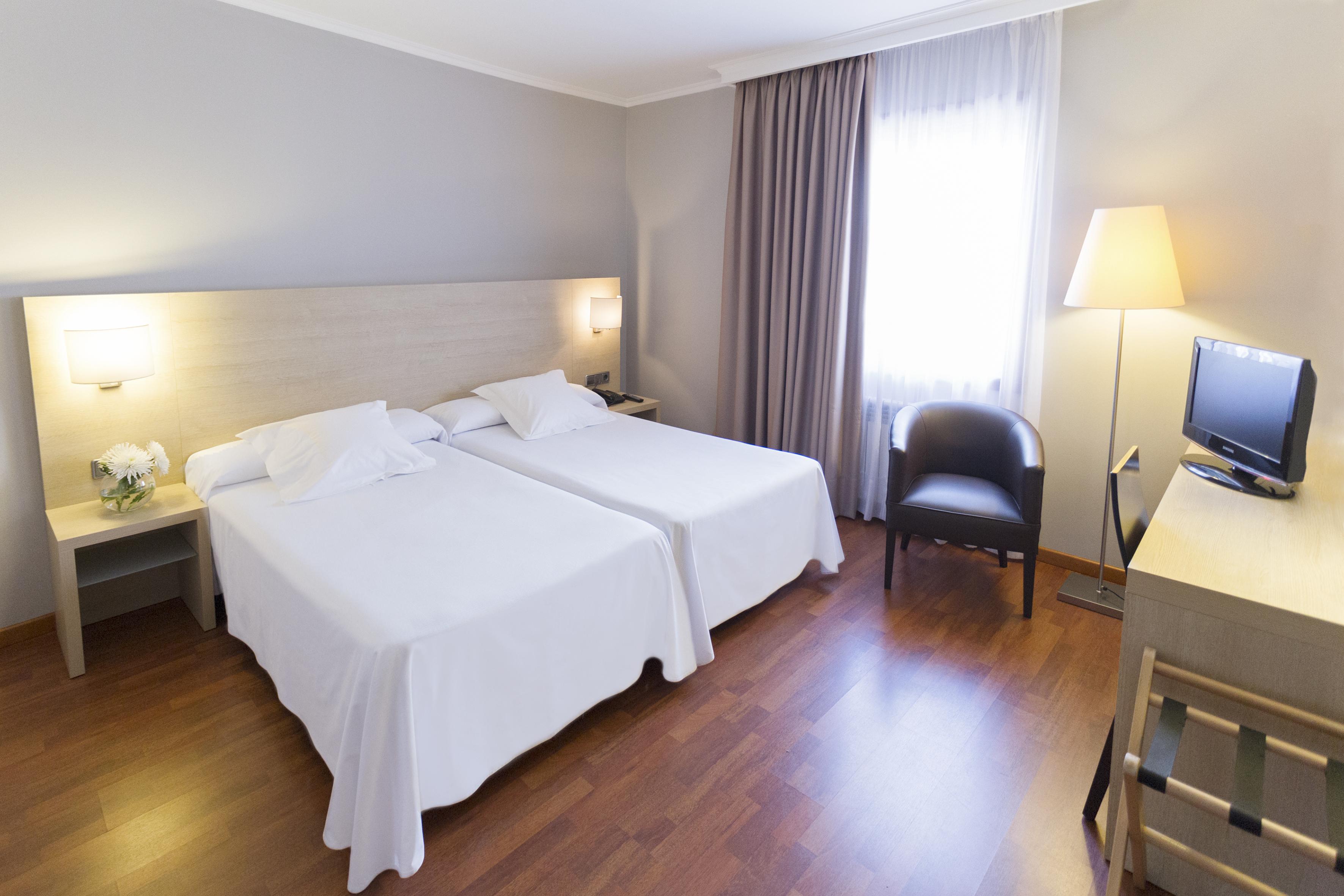 Hotel Valencia Ferrol Extérieur photo