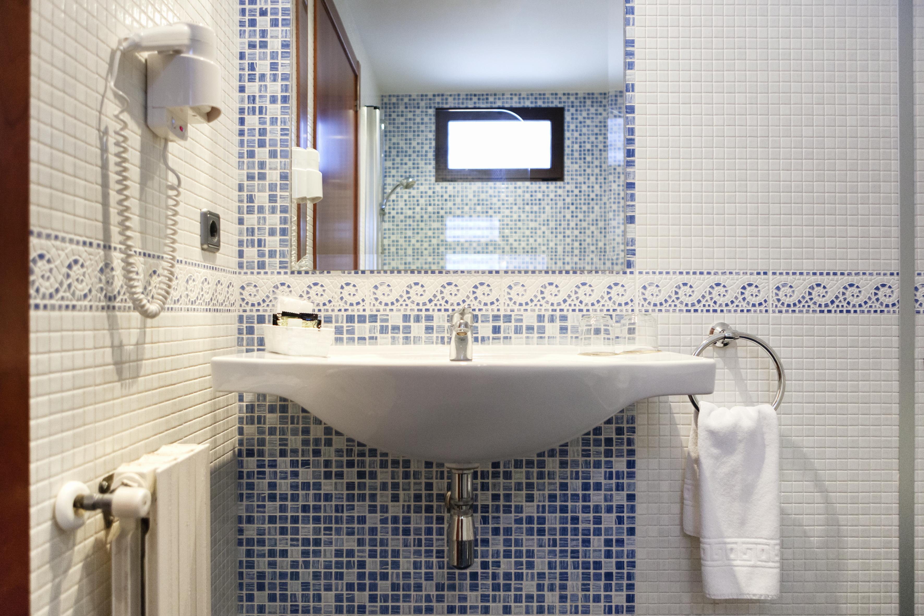 Hotel Valencia Ferrol Extérieur photo