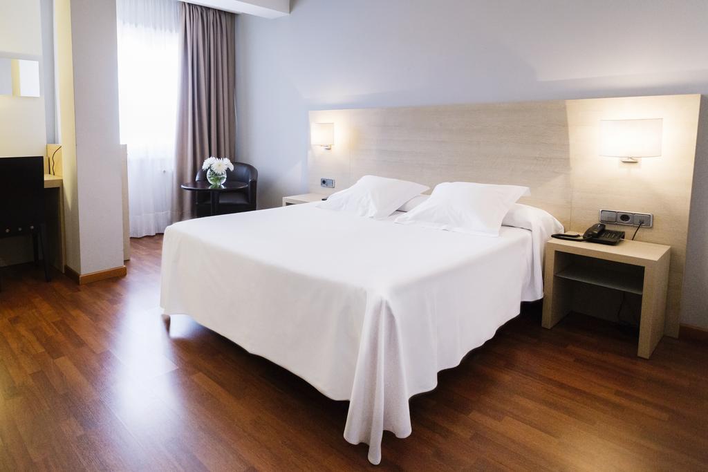 Hotel Valencia Ferrol Extérieur photo