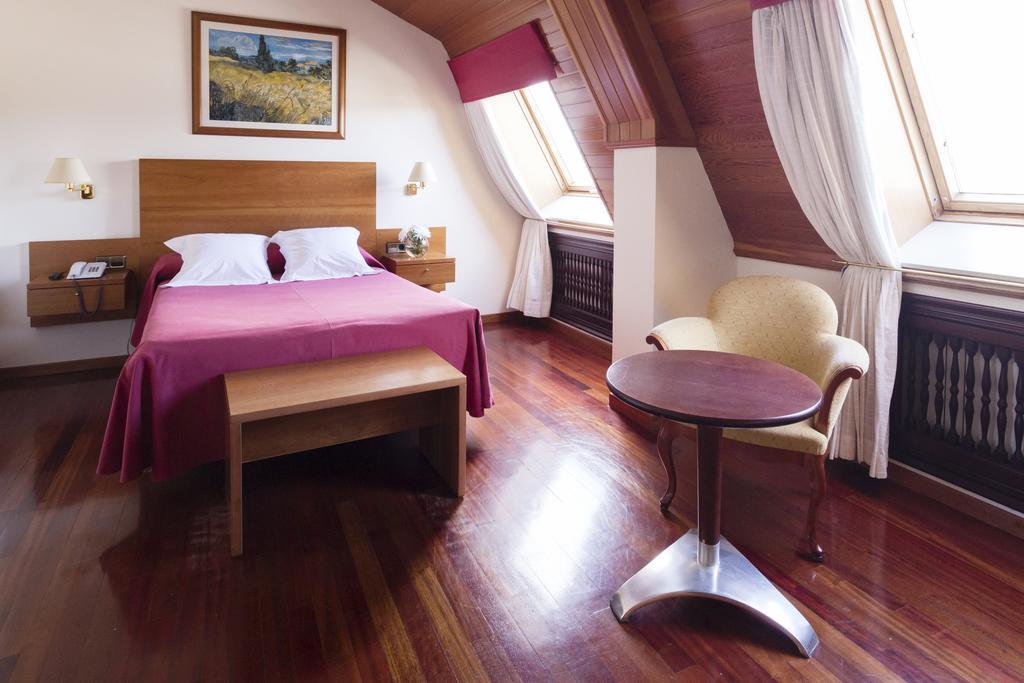 Hotel Valencia Ferrol Extérieur photo