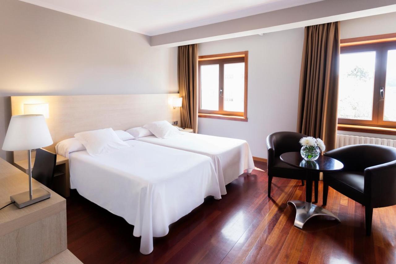 Hotel Valencia Ferrol Extérieur photo